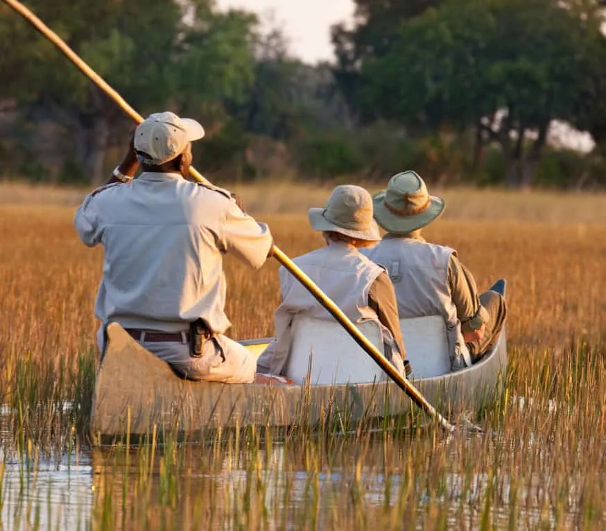 mokoro-canoe-safari-botswana